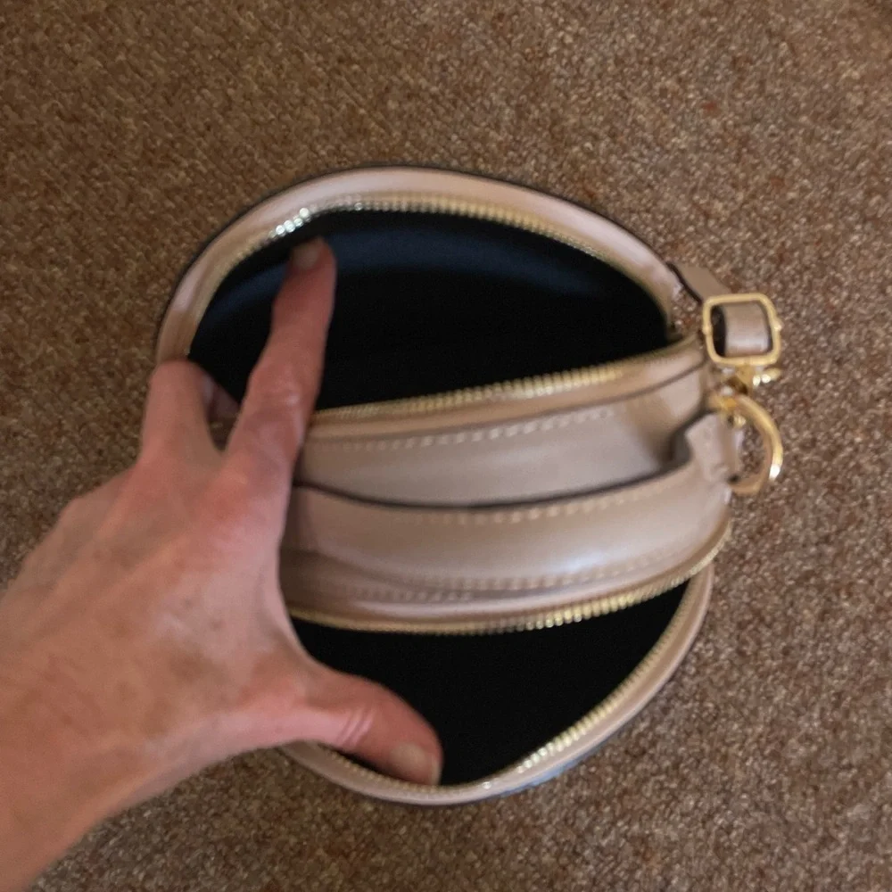 Handbag - Picture 3 of 5